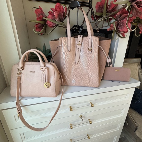 Like new Furla Blush Pink Long Ziparound Wallet - Picture 4 of 12